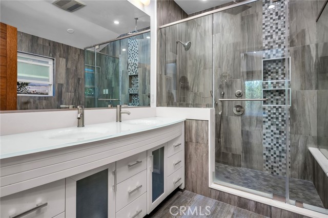 Detail Gallery Image 22 of 34 For 5948 Hesperia Ave, Encino,  CA 91316 - 3 Beds | 2/1 Baths