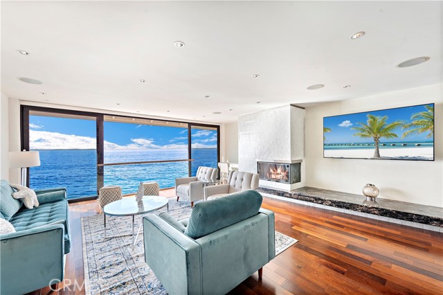 Detail Gallery Image 50 of 59 For 102 Blue Lagoon, Laguna Beach,  CA 92651 - 3 Beds | 3 Baths