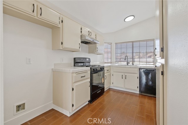 Detail Gallery Image 8 of 27 For 1171 State St, Hanford,  CA 93230 - 3 Beds | 2 Baths