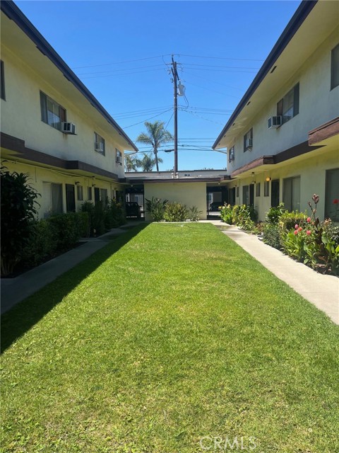 12541 Old River School Road, Downey CA: https://media.crmls.org/medias/5060d76a-40d4-4748-81f2-6f453ac6e6bb.jpg
