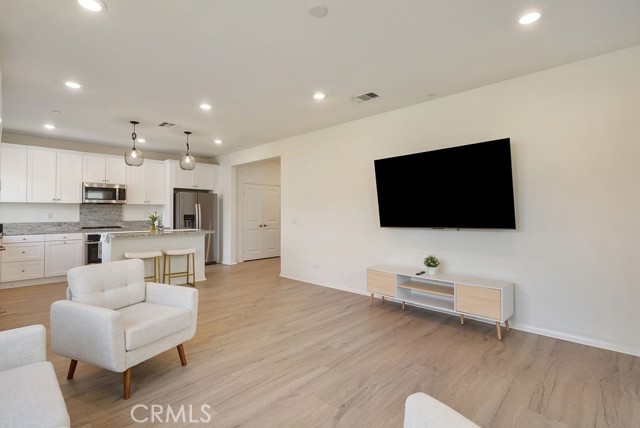 Detail Gallery Image 5 of 27 For 8692 Autumn Path St, Chino,  CA 91708 - 3 Beds | 2/1 Baths