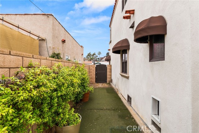 Detail Gallery Image 37 of 47 For 236 Granada Ave, Long Beach,  CA 90803 - 2 Beds | 2 Baths