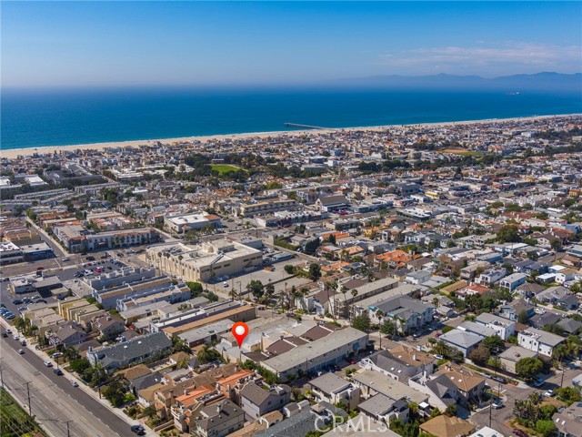 960 1st Street, Hermosa Beach, California 90254, 2 Bedrooms Bedrooms, ,2 BathroomsBathrooms,Residential,Sold,1st,SB22210479