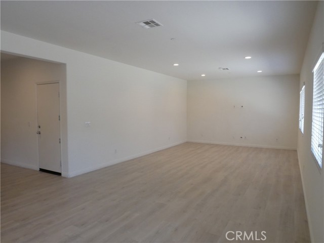 Detail Gallery Image 6 of 19 For 2447 E Salem St, Ontario,  CA 91761 - 4 Beds | 3 Baths