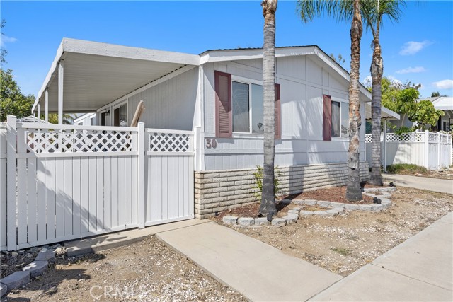 1721 E Colton Avenue, Redlands CA: https://media.crmls.org/medias/50628035-27e9-4850-8f6b-9f70c50edc9c.jpg