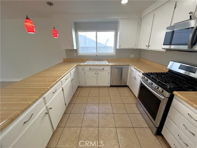 Detail Gallery Image 6 of 23 For 15712 Rolling Ridge, Chino Hills,  CA 91709 - 3 Beds | 2 Baths