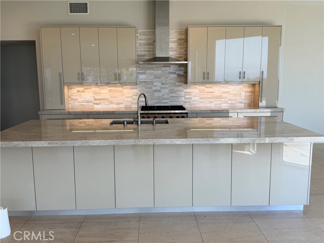 2615 Temple Hills Drive, Laguna Beach CA: https://media.crmls.org/medias/5063da2c-6213-4bb7-bca7-4e2a160d83a3.jpg