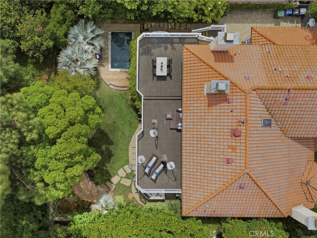 https://media.crmls.org/medias/50641bd3-c3b8-40df-92ce-292ba42236e8.jpg?preset=X-Large