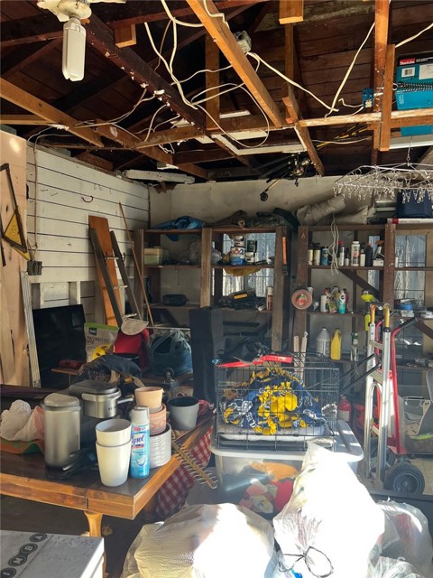 9312 Garden View Avenue, South Gate CA: https://media.crmls.org/medias/506462c2-7115-4a3c-9ad0-d8a48792502a.jpg