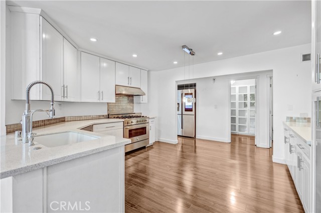 Detail Gallery Image 10 of 13 For 5333 Zelzah Ave #203,  Encino,  CA 91316 - 2 Beds | 2 Baths