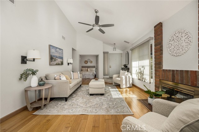 Detail Gallery Image 6 of 45 For 6 Whitecloud, Irvine,  CA 92614 - 3 Beds | 2 Baths