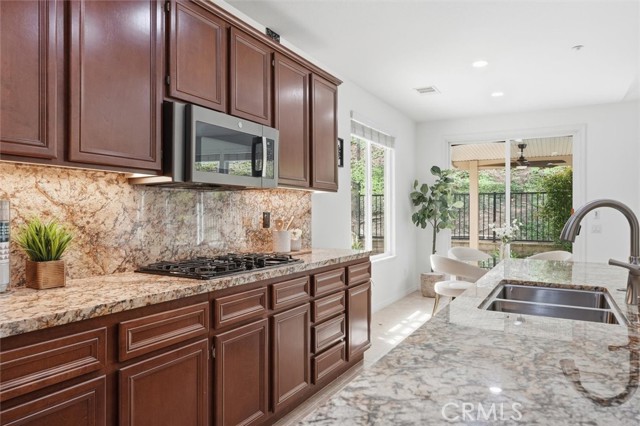 Detail Gallery Image 16 of 43 For 5244 Huckleberry Oak, Simi Valley,  CA 93063 - 5 Beds | 3 Baths