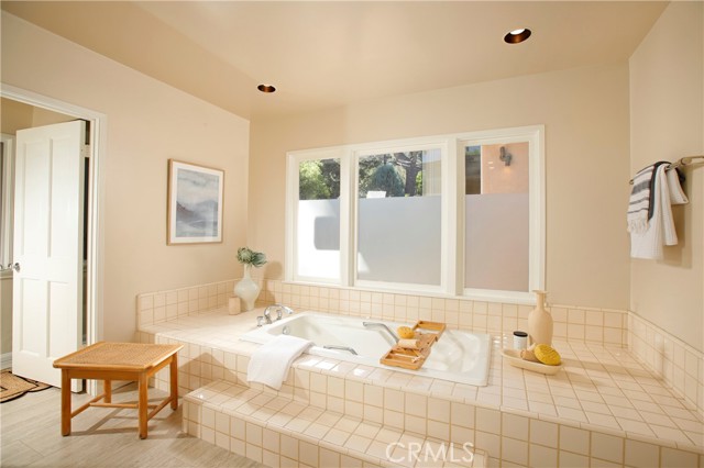Detail Gallery Image 16 of 35 For 1624 Santa Barbara Ave, Glendale,  CA 91208 - 4 Beds | 3 Baths