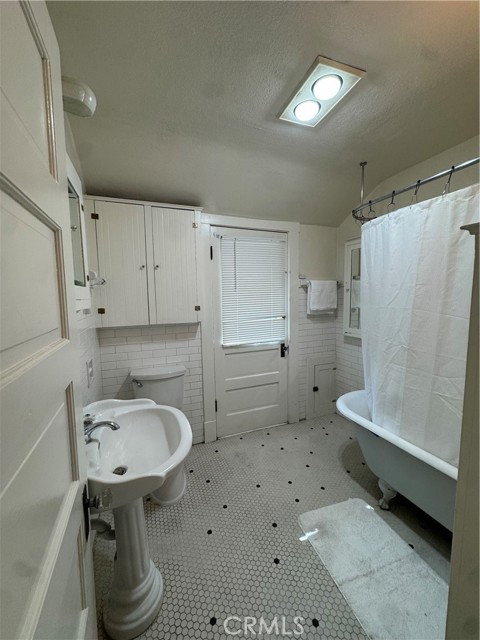 Detail Gallery Image 32 of 51 For 4478 4th St, Riverside,  CA 92501 - 5 Beds | 4 Baths