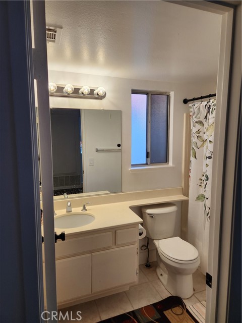 Detail Gallery Image 19 of 32 For 28030 Wildwind Rd, Canyon Country,  CA 91351 - 4 Beds | 3 Baths