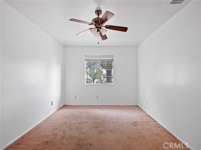 16409 Pauhaska Court, Apple Valley CA: https://media.crmls.org/medias/50667f46-09ba-422a-9941-cf585aebd44b.jpg