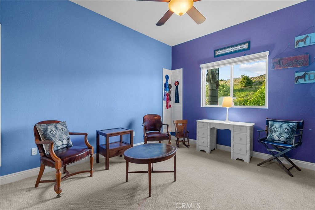 https://media.crmls.org/medias/506753bb-684b-40a4-9bdd-555c1c1e61d4.jpg?preset=X-Large