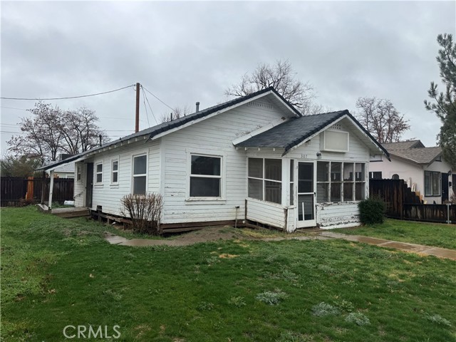 Detail Gallery Image 2 of 16 For 307 S Curry St, Tehachapi,  CA 93561 - 2 Beds | 1 Baths