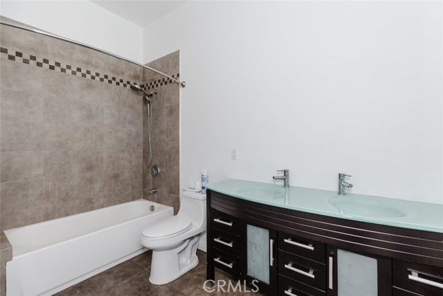 Detail Gallery Image 25 of 40 For 1039 E Santa Anita Ave, Burbank,  CA 91501 - 3 Beds | 3 Baths