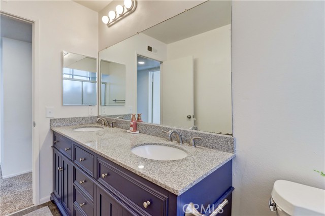 9001 Oceanwood Drive, Huntington Beach CA: https://media.crmls.org/medias/5068d729-a7da-4aa8-8c35-5b0b38ccbf9b.jpg