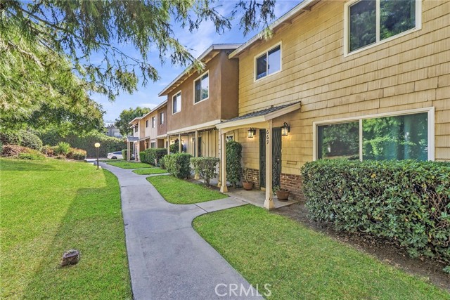 669 East Matchwood Place photo 2