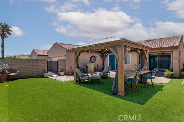 67760 Rio Vista Drive, Cathedral City CA: https://media.crmls.org/medias/506a4b28-4159-434f-873b-2821eb9dba7e.jpg