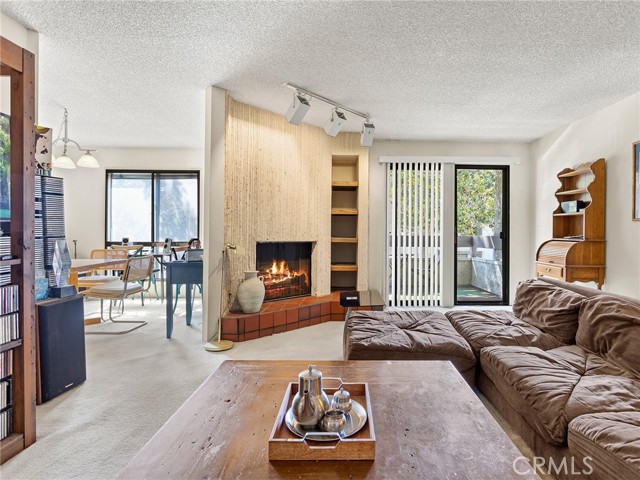 Detail Gallery Image 17 of 43 For 222 N Rose St #203,  Burbank,  CA 91505 - 1 Beds | 2 Baths