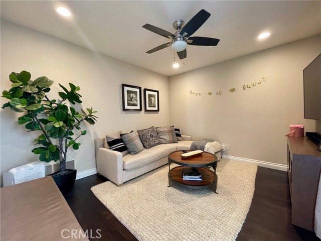 Detail Gallery Image 9 of 56 For 18841 Jane Cir, Santa Ana,  CA 92705 - 3 Beds | 2 Baths