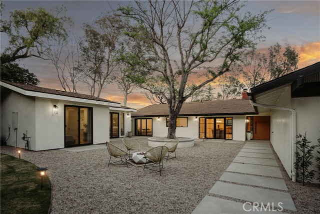 Front Image Thumbnail for CROC26077543