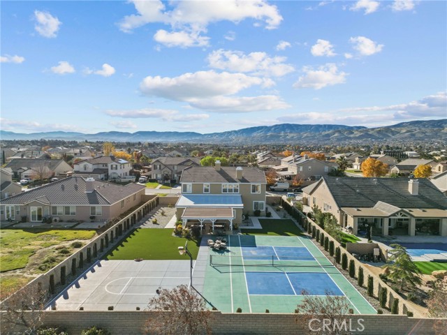 Detail Gallery Image 11 of 55 For 3625 Paddock Way, Quartz Hill,  CA 93536 - 6 Beds | 4/2 Baths