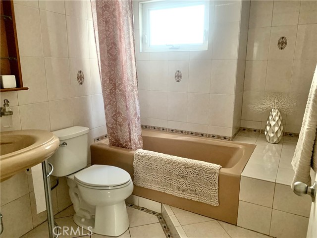 Detail Gallery Image 15 of 32 For 425 S Catalina Ave #4,  Redondo Beach,  CA 90277 - 3 Beds | 3 Baths