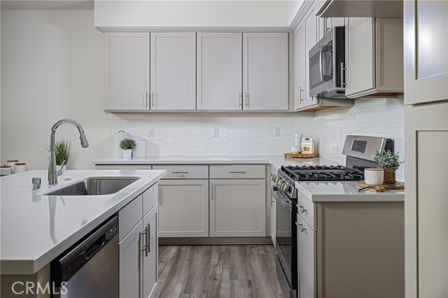 Detail Gallery Image 9 of 22 For 420 Coyote, Lake Forest,  CA 92610 - 2 Beds | 2/1 Baths