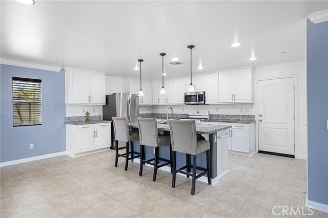 Detail Gallery Image 14 of 45 For 89 Muir Woods Rd, Perris,  CA 92570 - 5 Beds | 2/1 Baths