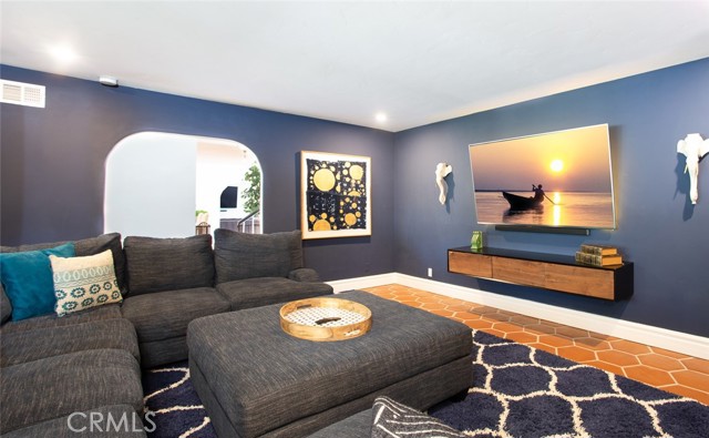 2718 N Wright Street, Santa Ana CA: https://media.crmls.org/medias/506d8852-03dc-4746-a6ff-e6a8a60db9c5.jpg