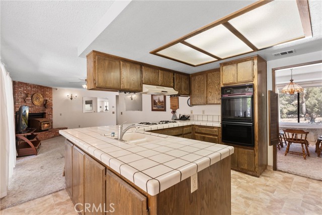Detail Gallery Image 9 of 39 For 7370 Scrub Oak Dr, Wrightwood,  CA 92397 - 3 Beds | 2/1 Baths