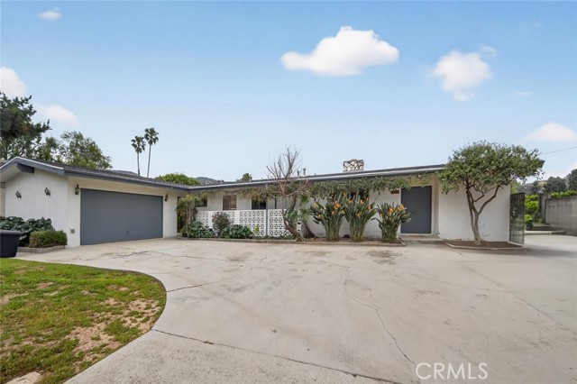 Detail Gallery Image 2 of 45 For 10346 Siesta Dr, Sunland,  CA 91040 - 2 Beds | 3 Baths