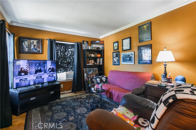 Detail Gallery Image 6 of 28 For 1329 -1331 N Screenland Dr, Burbank,  CA 91505 - – Beds | – Baths