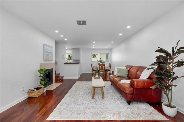 1747 Barry Avenue, Los Angeles CA: https://media.crmls.org/medias/506ea1a8-dcdb-44d2-9186-cb98653bac3b.jpg
