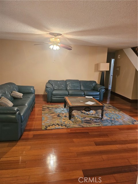 Detail Gallery Image 4 of 6 For 12 Crockett, Irvine,  CA 92620 - 4 Beds | 5/1 Baths