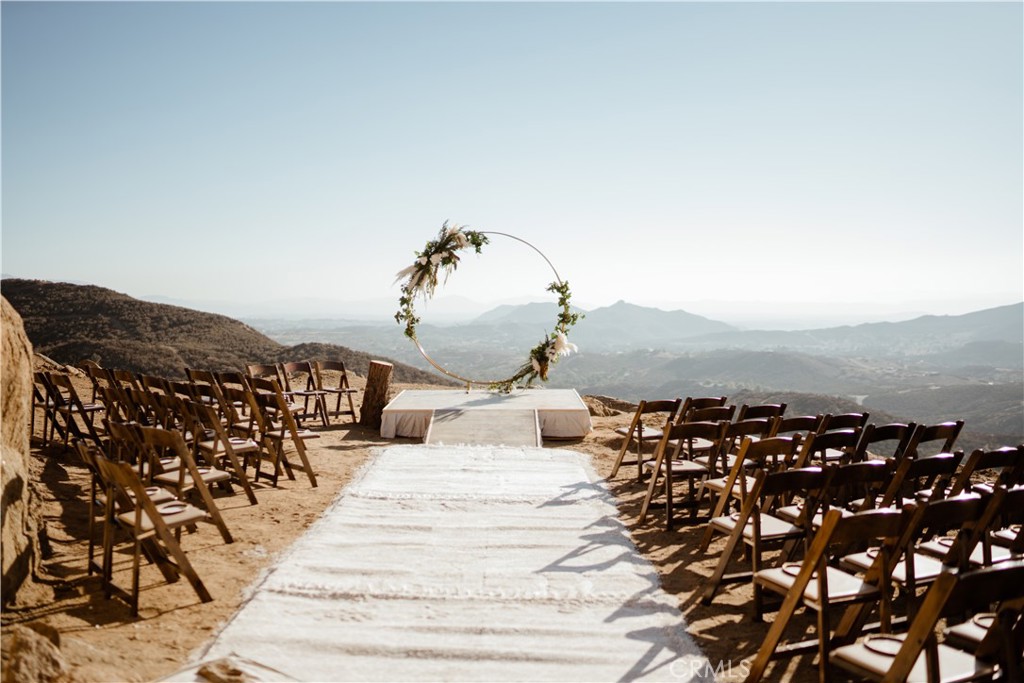 https://media.crmls.org/medias/506ede83-9ba4-4dd6-aa34-7892e7e6b05b.jpg?preset=X-Large