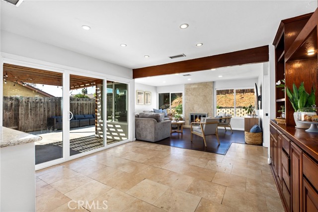 Detail Gallery Image 10 of 44 For 222 Avenida Chapala, San Marcos,  CA 92069 - 4 Beds | 2 Baths