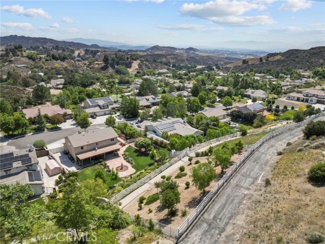 30444 Hidden Valley Court, Castaic CA: https://media.crmls.org/medias/506ff698-717f-4c67-9b20-4b0560e33951.jpg