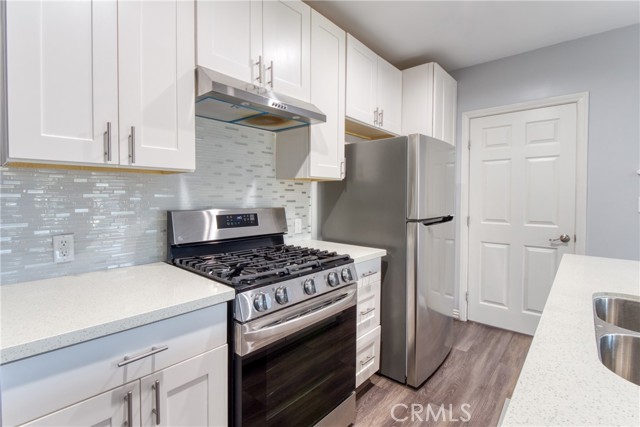 Detail Gallery Image 29 of 52 For 7796 Skyhill Drive, Los Angeles,  CA 90068 - 5 Beds | 3 Baths