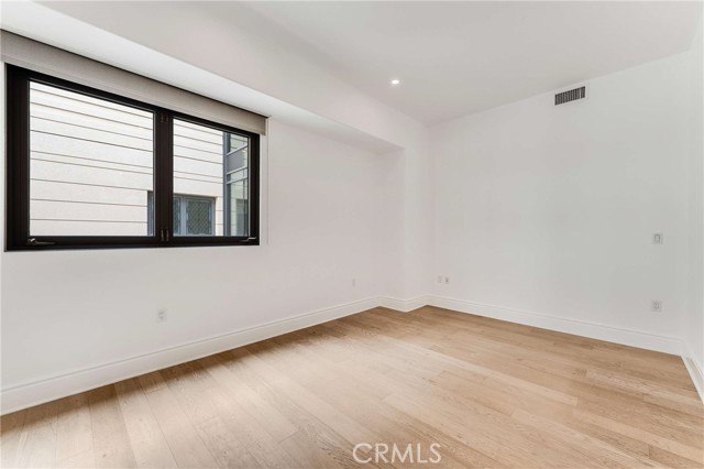 345 E Colorado Boulevard, Pasadena CA: https://media.crmls.org/medias/50703895-c43d-492a-ba78-507e6f7ed2ef.jpg