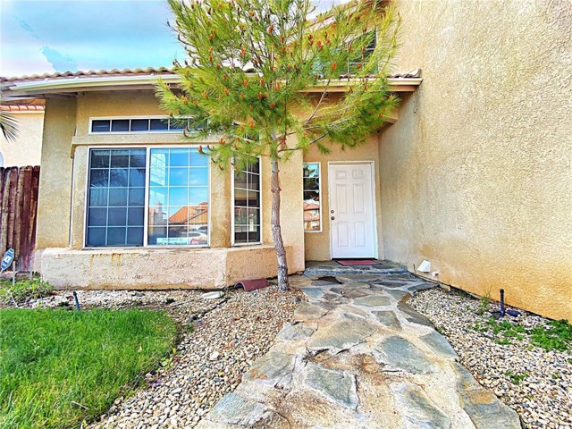 Detail Gallery Image 9 of 38 For 39221 Beacon Ln, Palmdale,  CA 93551 - 5 Beds | 3 Baths