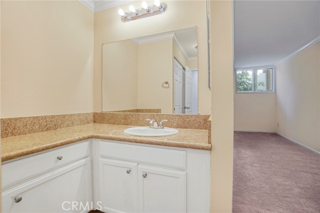 Detail Gallery Image 15 of 28 For 5325 Newcastle Ave #240,  Encino,  CA 91316 - 2 Beds | 2 Baths