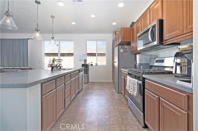 13212 Sixth Ave Avenue, Victorville CA: https://media.crmls.org/medias/5070d9a5-5edd-4027-9b87-3079216bdad4.jpg