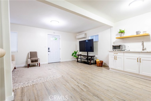 3720 S St Andrews Place, Los Angeles CA: https://media.crmls.org/medias/5070f8e6-4691-4066-9aa7-c2042636a65f.jpg