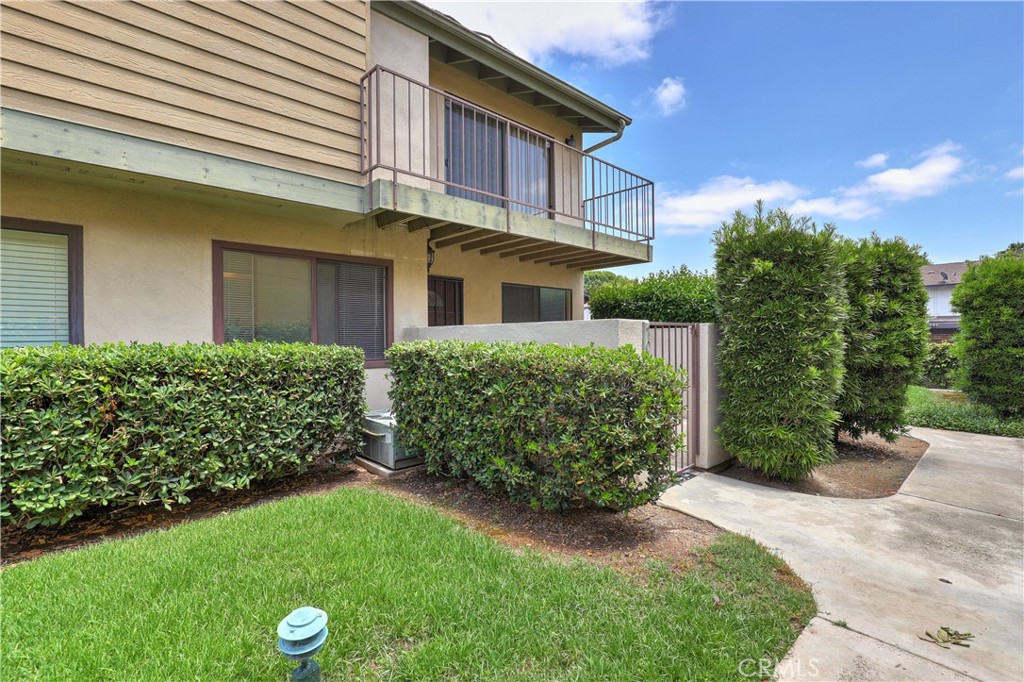 7068 Cerritos Avenue #16