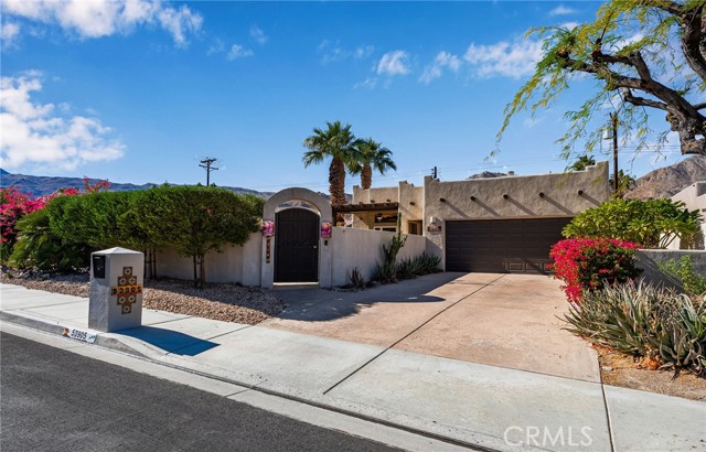 Detail Gallery Image 2 of 37 For 53905 Eisenhower Dr, La Quinta,  CA 92253 - 3 Beds | 2 Baths